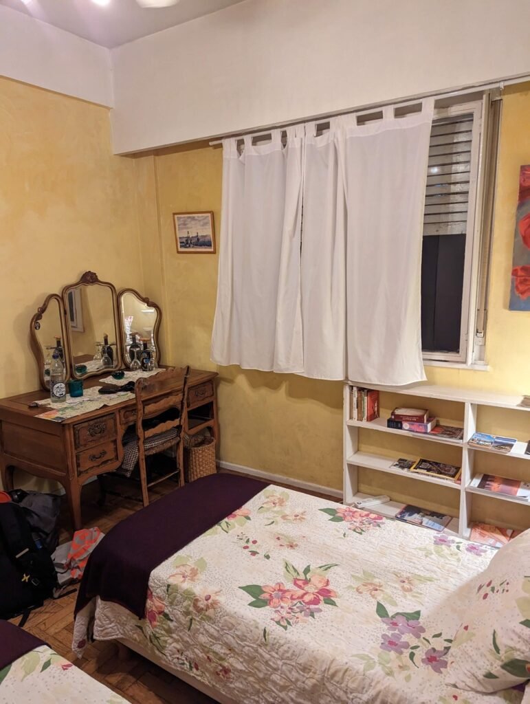 Bueno Aires airbnb bedroom