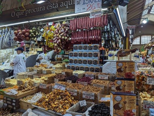 Mercadão de São Paulo (centro market) store selling dried food