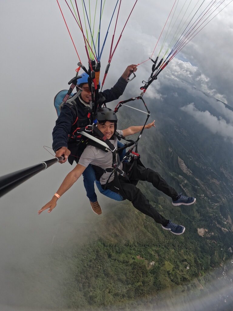medellin parachute in the sky
